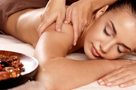 BEST OF 2015 - Een anti-stress massage met verwarmde oliën bij Scent of Bali in de Pijp